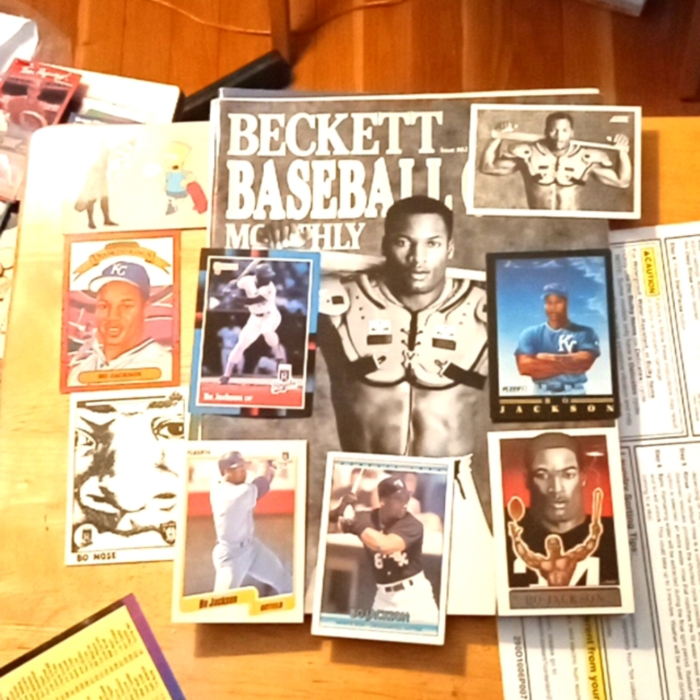 Bo Jackson lot. 1 Beckett baseball magazine, 9 trading cards.